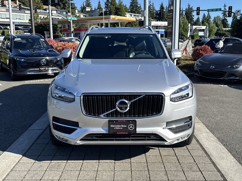Used 2018 Volvo XC90 T6 Momentum w/ Convenience Package AWD/4WD image 2