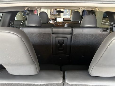 Used 2024 Mitsubishi Outlander SE Black Edition image 26