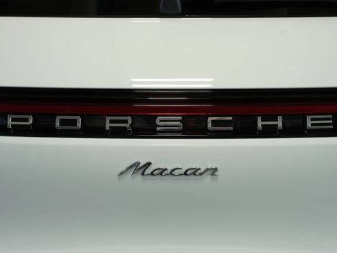 New 2025 Porsche Macan image 39