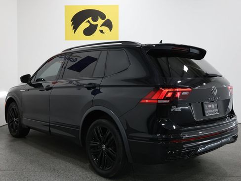Used 2022 Volkswagen Tiguan SE R-Line FWD image 9