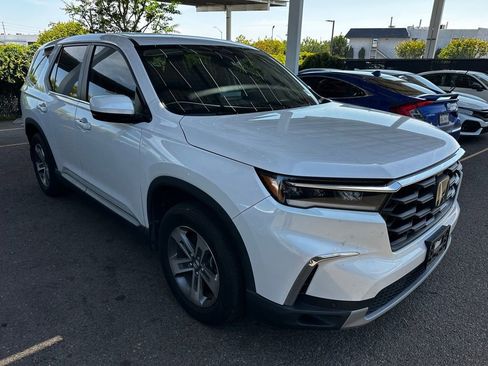 Used 2025 Honda Pilot EX-L image 7