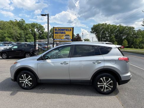 Used 2016 Toyota RAV4 LE AWD/4WD image 8