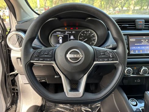 Used 2025 Nissan Versa SV FWD image 25