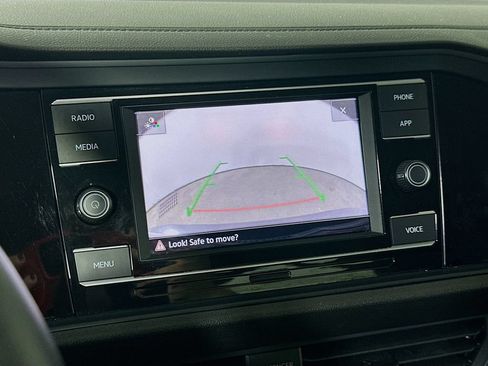 Used 2024 Volkswagen Jetta SE FWD image 10