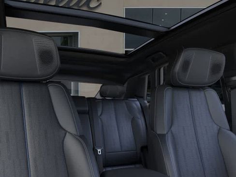 New 2025 Cadillac Lyriq Luxury image 24