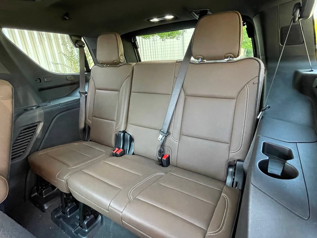 Used 2025 Chevrolet Tahoe High Country AWD/4WD image 28
