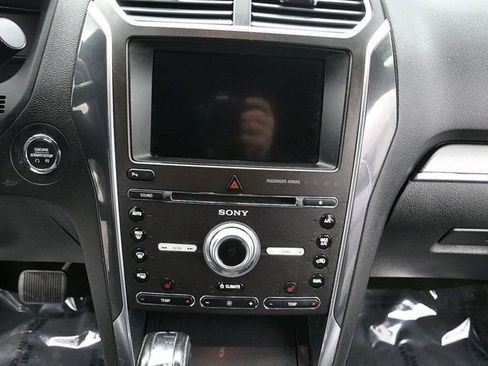 Used 2018 Ford Explorer Sport image 17