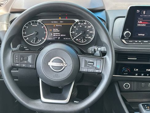 Used 2023 Nissan Rogue SV FWD image 16