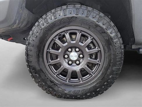 Used 2021 Chevrolet Colorado ZR2 w/ Colorado ZR2 Bison Edition AWD/4WD image 9