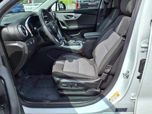 Used 2025 Chevrolet Blazer LT FWD image 16