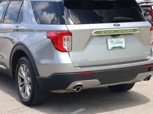 Used 2023 Ford Explorer Limited AWD/4WD image 6