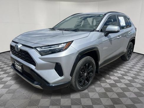 Used 2023 Toyota RAV4 SE AWD/4WD image 3