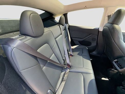 Used 2024 Tesla Model Y Long Range AWD/4WD image 26