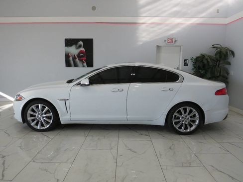 Used 2013 Jaguar XF 3.0 image 7