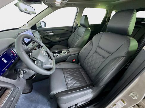 New 2026 Nissan Rogue Platinum AWD/4WD image 11