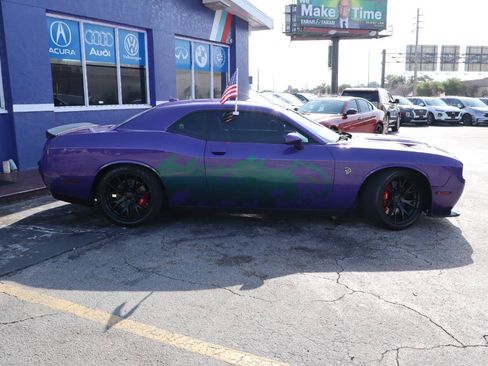 Used 2016 Dodge Challenger SRT Hellcat RWD image 2