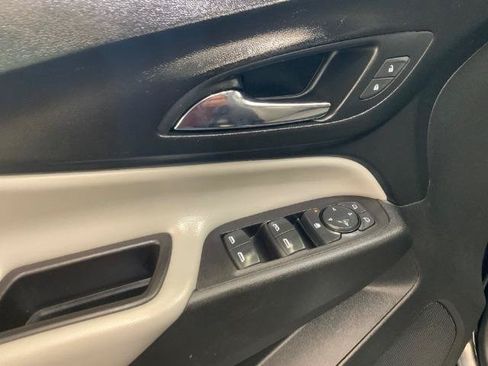 Used 2020 Chevrolet Equinox LT AWD/4WD image 24