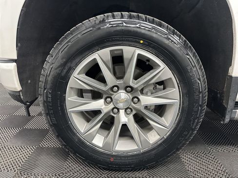 Used 2019 Chevrolet Silverado 1500 High Country w/ Technology Package image 44