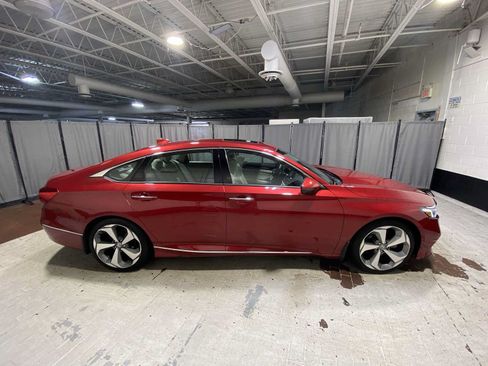 Used 2018 Honda Accord Touring image 27