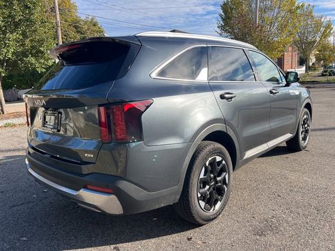 Certified 2025 Kia Sorento S image 5