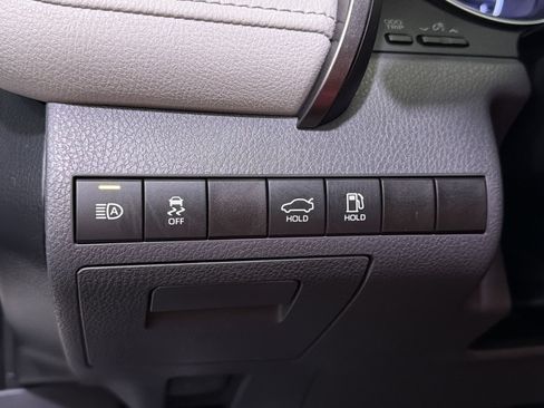 Used 2020 Toyota Camry LE w/ Convenience Package AWD/4WD image 30