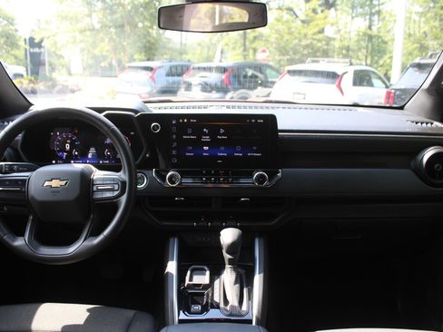 Used 2024 Chevrolet Colorado W/T w/ Technology Package RWD image 26