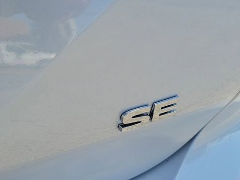 New 2026 Mitsubishi Outlander SE image 10