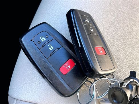 Used 2022 Toyota 4Runner SR5 Premium w/ Moonroof Package image 30