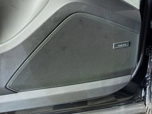 Used 2025 Porsche Cayenne GTS image 21