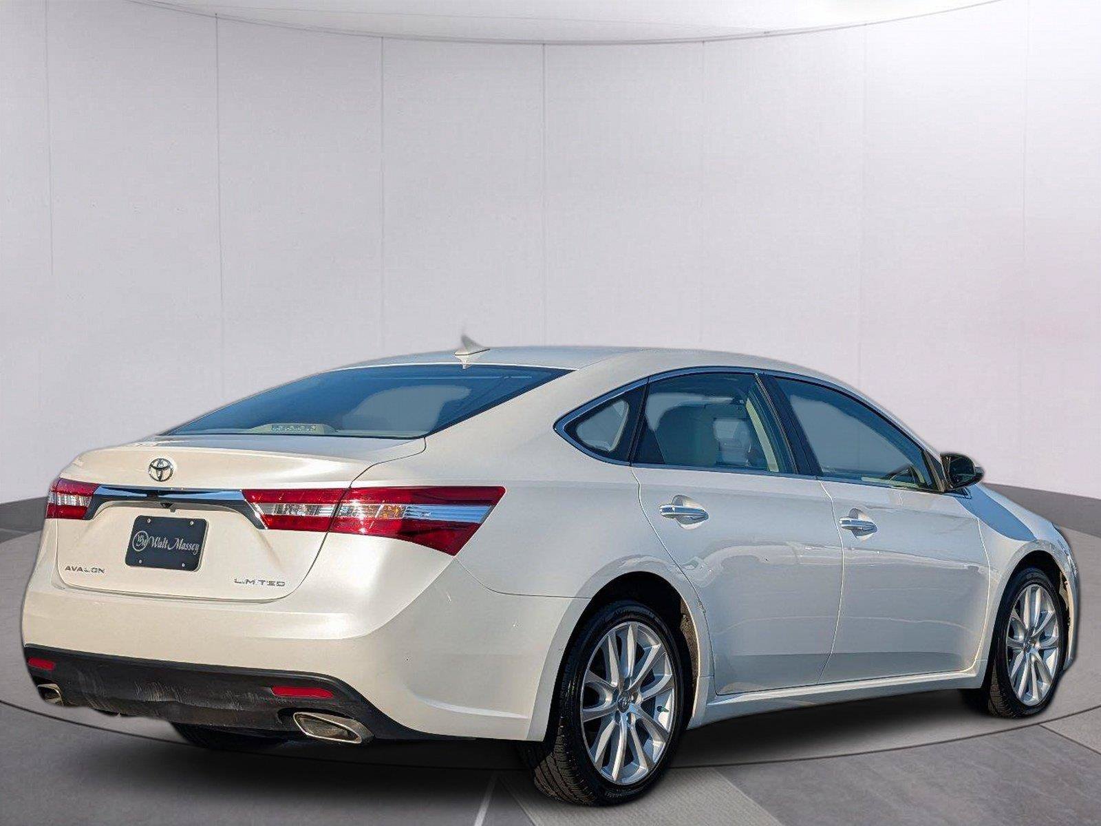 Used 2013 Toyota Avalon Limited FWD image 6