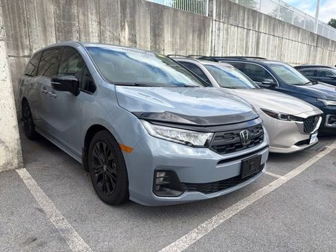 Used 2025 Honda Odyssey Sport-L image 3
