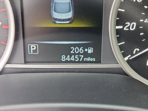 Used 2017 Nissan Sentra SV w/ Style Package FWD image 6
