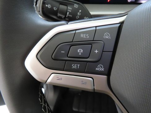 New 2026 Volkswagen Tiguan SE AWD/4WD image 12
