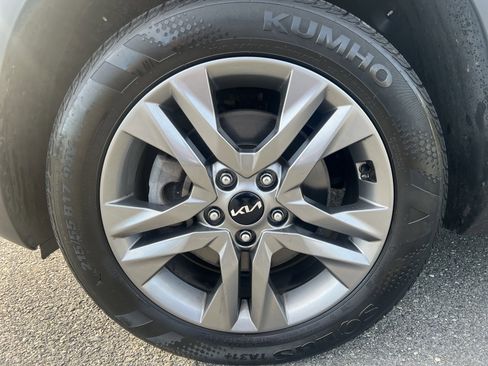 Used 2022 Kia Seltos S image 12