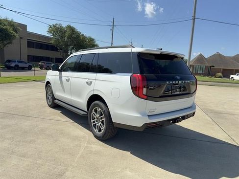 New 2026 Ford Expedition Active RWD image 5