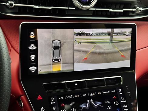 Used 2024 Maserati Grecale Trofeo image 11