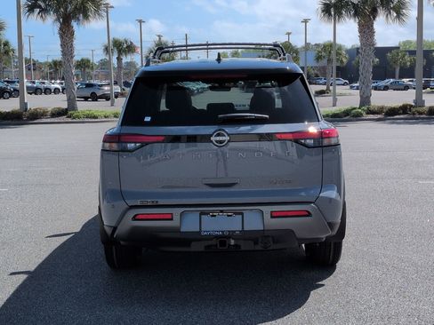 New 2026 Nissan Pathfinder Platinum image 6