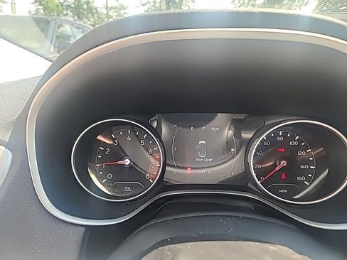 Used 2018 Jeep Compass Latitude FWD image 15