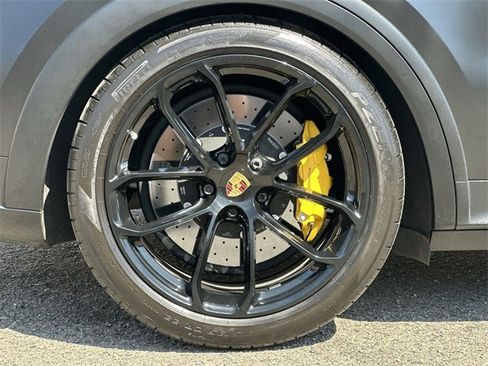 Used 2024 Porsche Cayenne Turbo GT image 32