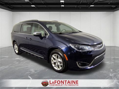 Used 2020 Chrysler Pacifica Limited image 2