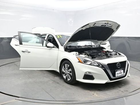 Used 2020 Nissan Altima 2.5 S FWD image 41