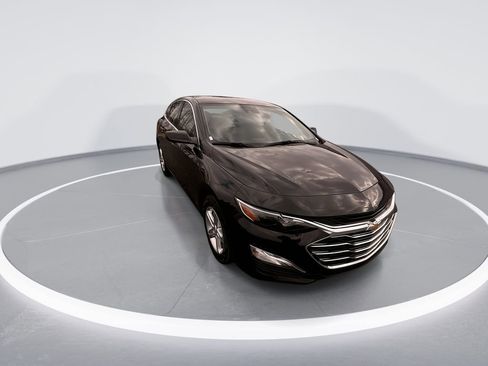 Used 2021 Chevrolet Malibu LS w/ Driver Confidence Package II image 2