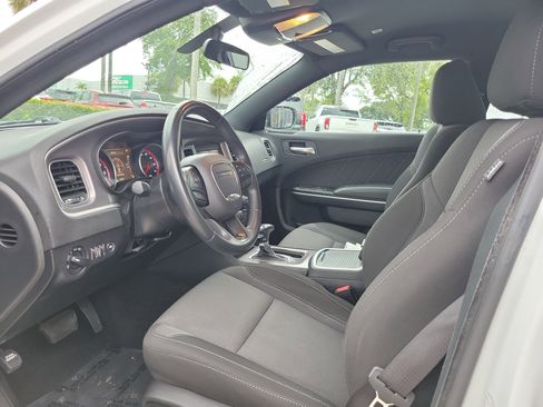 Used 2022 Dodge Charger SXT image 11