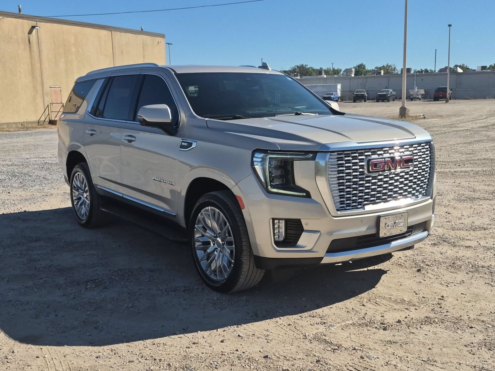 Used 2023 GMC Yukon Denali AWD/4WD image 8