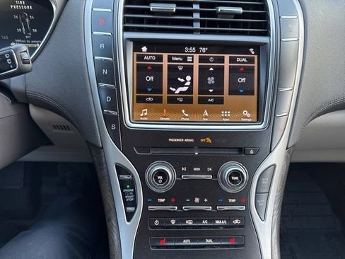 Used 2019 Lincoln Nautilus Select AWD/4WD image 13