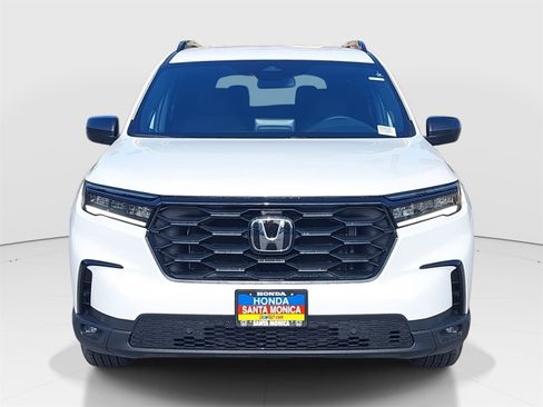 New 2025 Honda Pilot Sport image 2