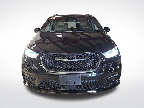 Used 2025 Chrysler Pacifica Limited FWD image 9