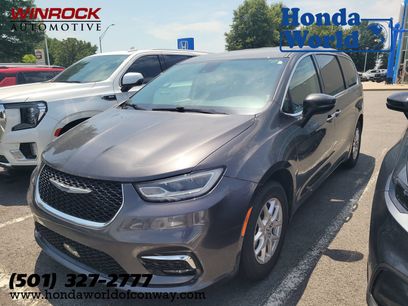 Used 2023 Chrysler Pacifica Touring-L