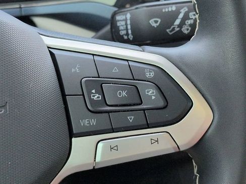 Used 2024 Volkswagen Taos SE w/ Panoramic Sunroof Package FWD image 26