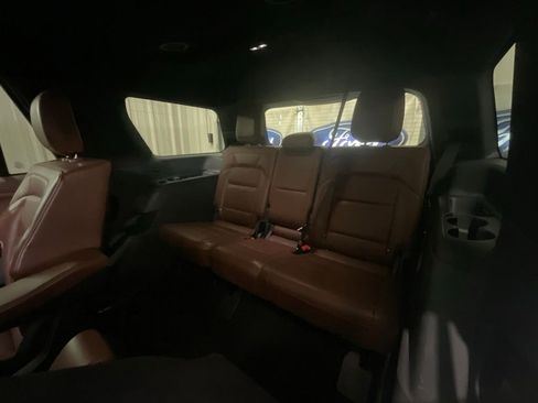 Used 2025 Lincoln Navigator Reserve AWD/4WD image 12